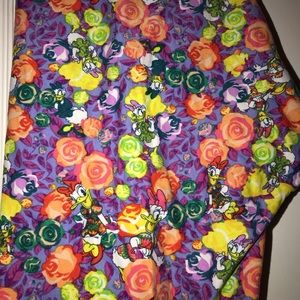 TC Disney Daisy LuLaRoe leggings